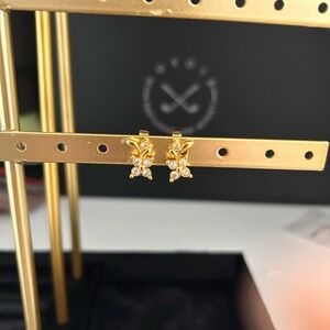 🌼 Nina Ricci Clip On Gold Butterfly 🦋 Flower Earrings